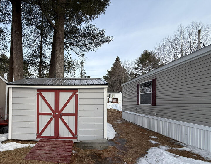 Property Photo:  3 Baxter Place  ME 04330 