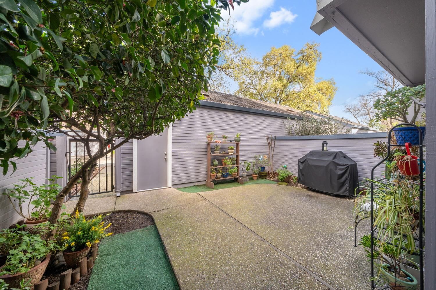 Property Photo:  4112 Alex Lane  CA 95608 