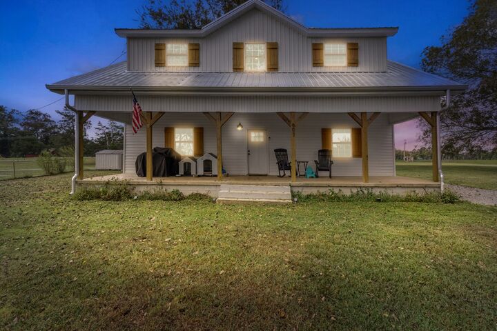 Property Photo:  607 Old Columbia Rd  TN 37180 
