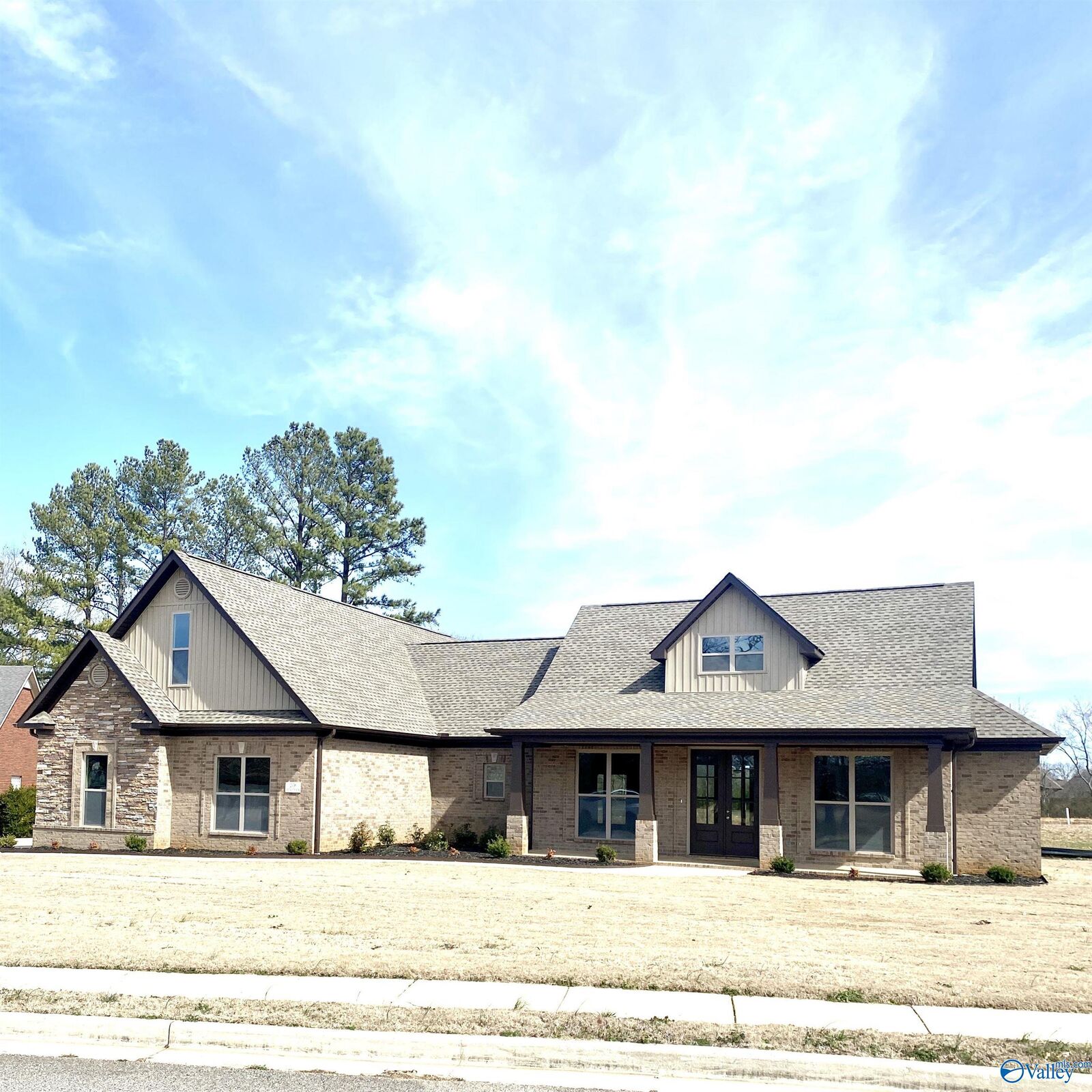 Property Photo:  2106 Covington Lane  AL 35603 