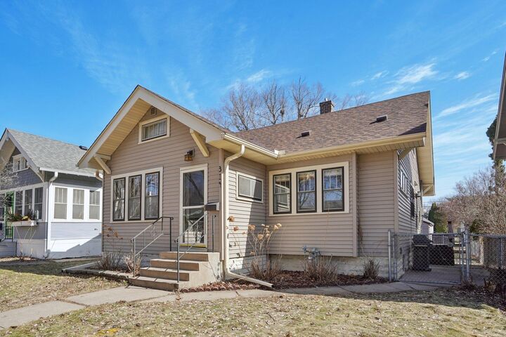 Property Photo:  314 Saratoga Street S  MN 55105 