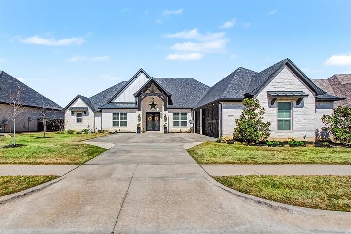 Property Photo:  324 Landview Drive  TX 76028 