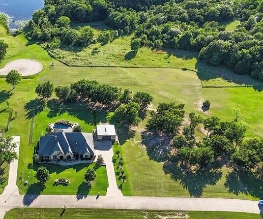 Property Photo: 1387 Shadow Lakes Drive TX 75169