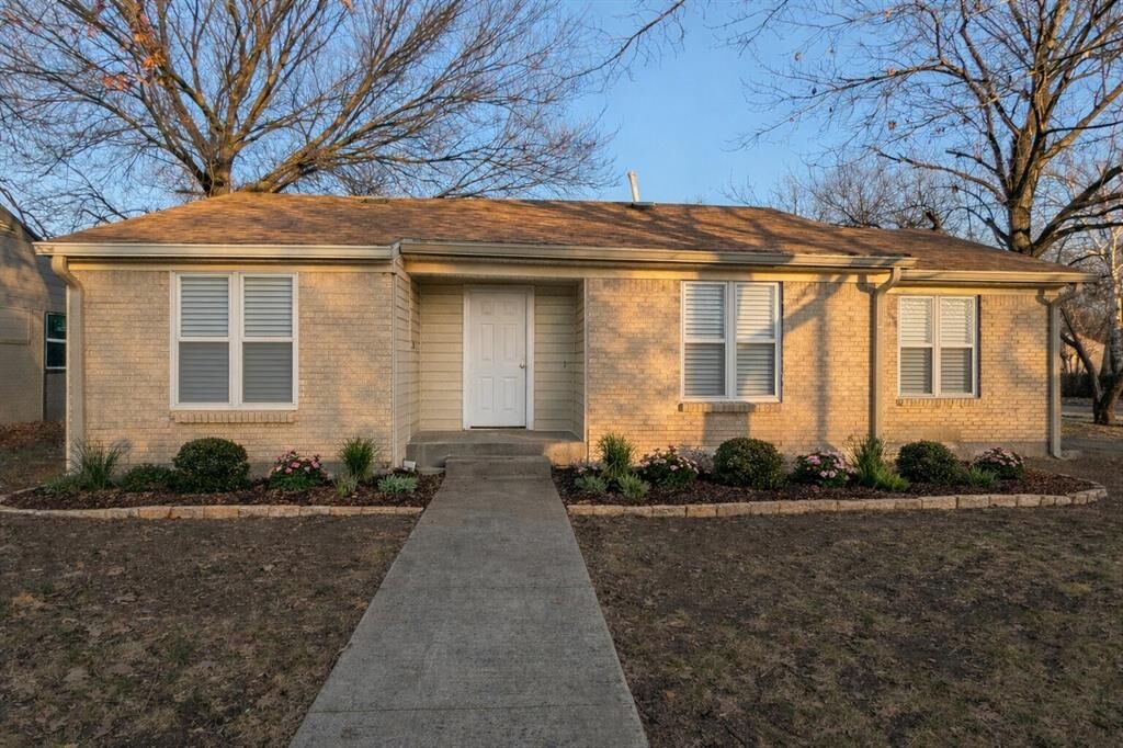 Property Photo: 2917 Browne Drive TX 75041