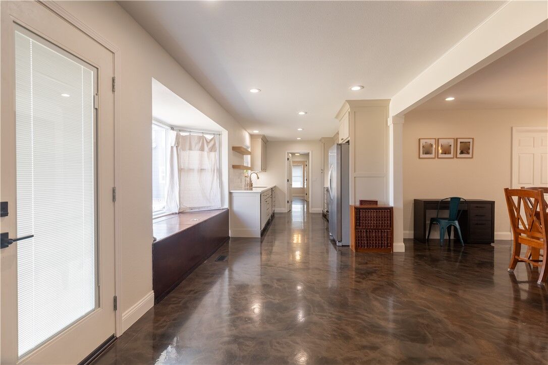 Property Photo:  1839 S 11th Place  AR 72756 