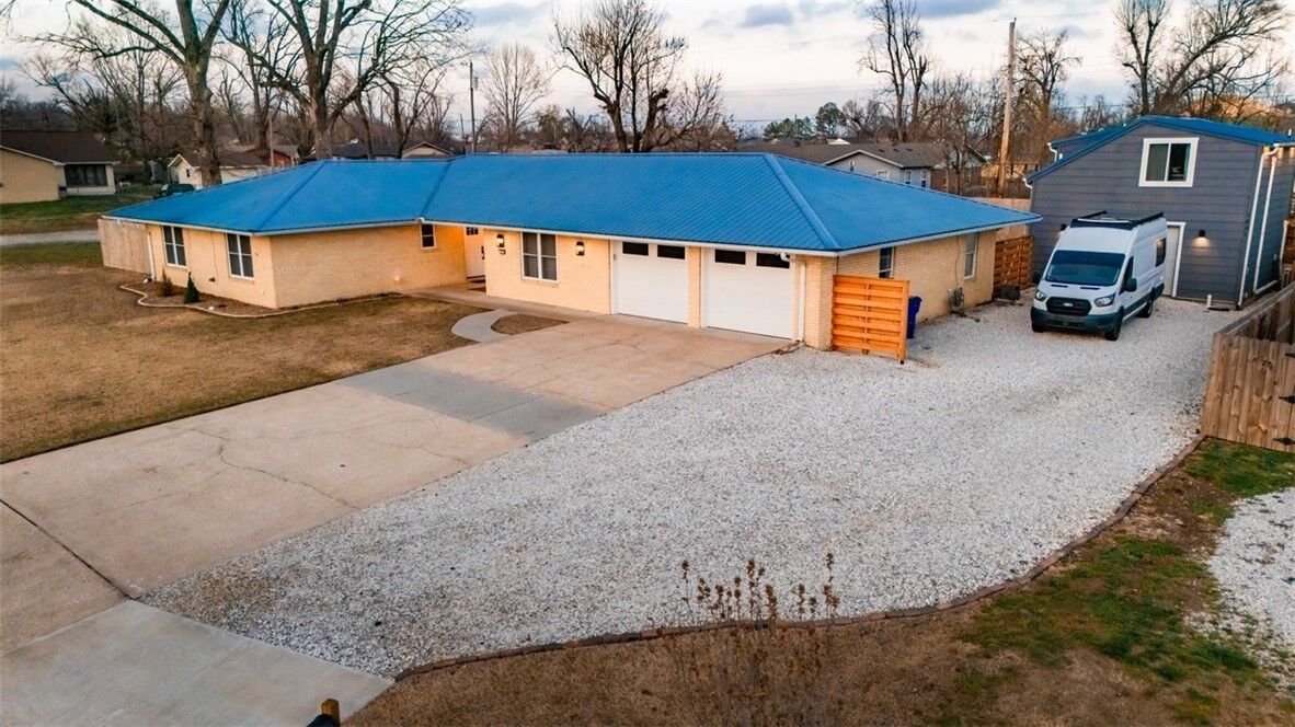 Property Photo:  1839 S 11th Place  AR 72756 