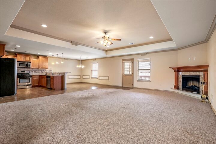 Property Photo:  2914 N 17th Street  AR 72756 