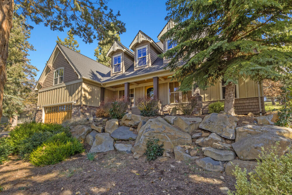 Property Photo: 11017 Siskin Lane OR 97601