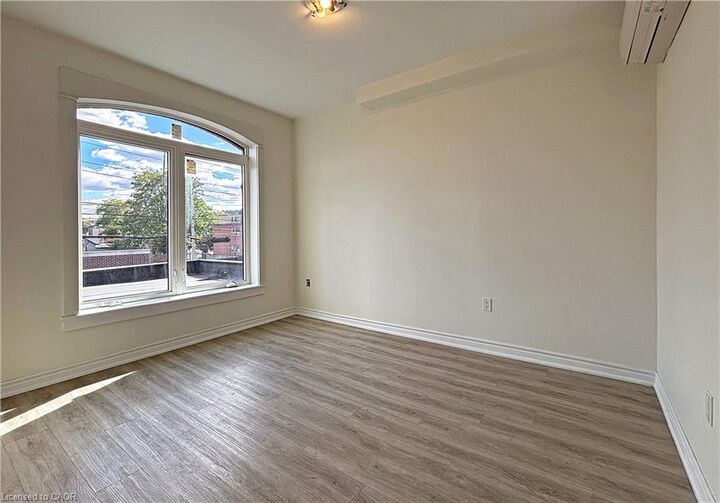 Property Photo:  76 Wentworth Street S 2  ON L8N 2Y9 