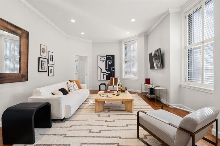 Property Photo:  226 Marlborough Street 5  MA 02116 