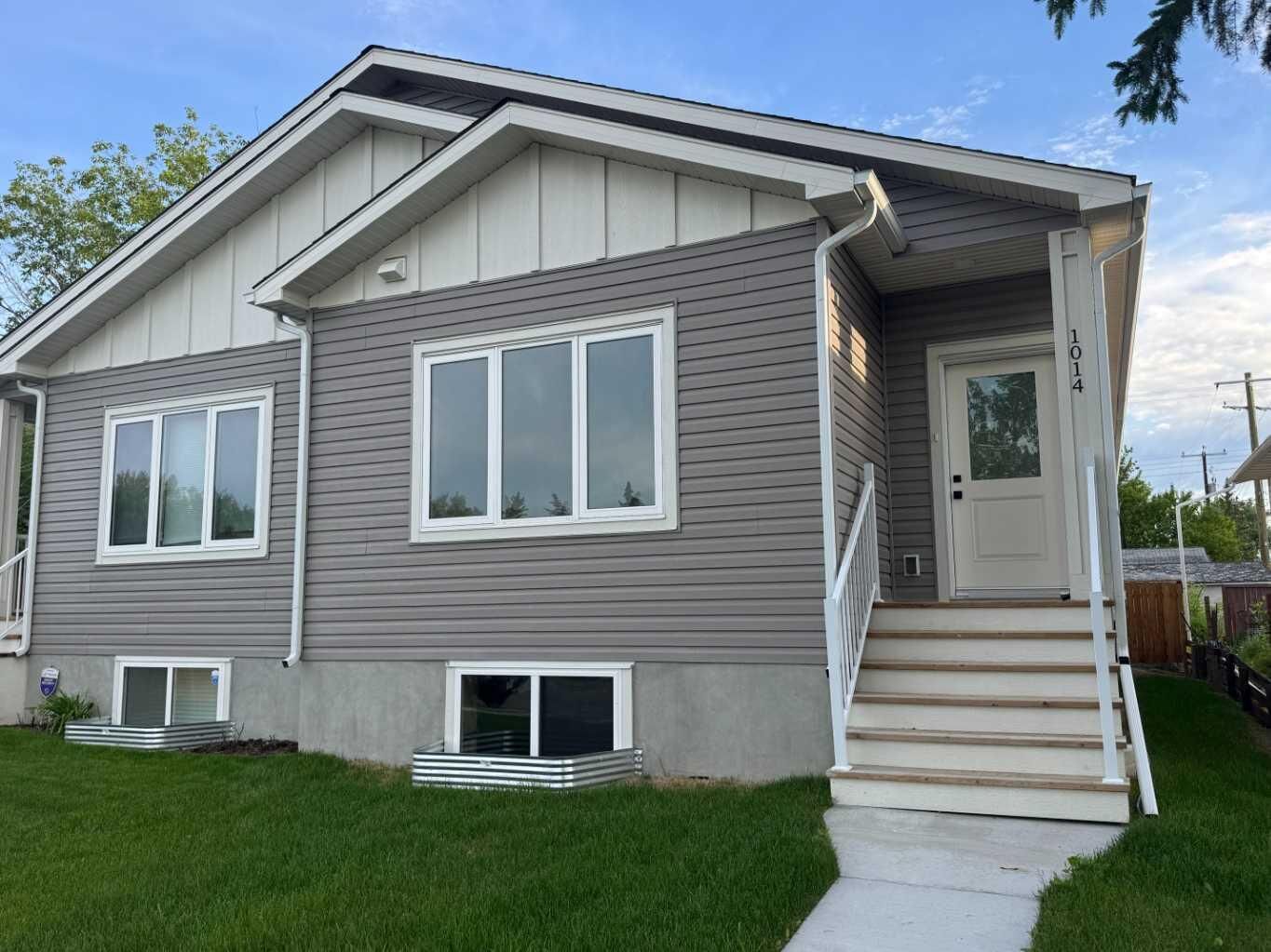 Property Photo: 1014 Limit Avenue AB T0M 0S0