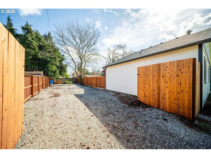 Property Photo:  601 Mt Shasta Dr  WA 98664 