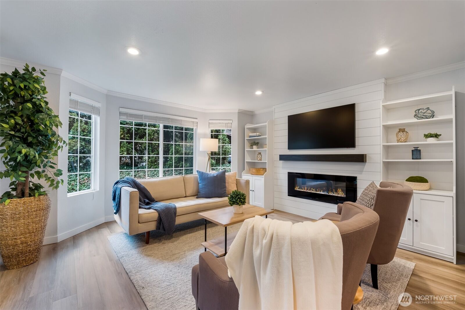 Property Photo: 10016 NE 120th Lane F103 WA 98034