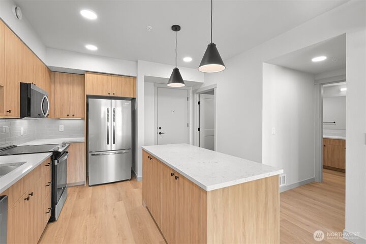 Property Photo:  820 N State Street 513  WA 98225 