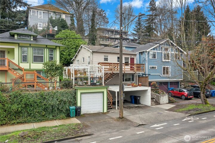 Property Photo:  1537  15th Avenue S  WA 98144 