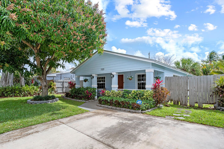 Property Photo:  1120 NE 42nd Court  FL 33064 