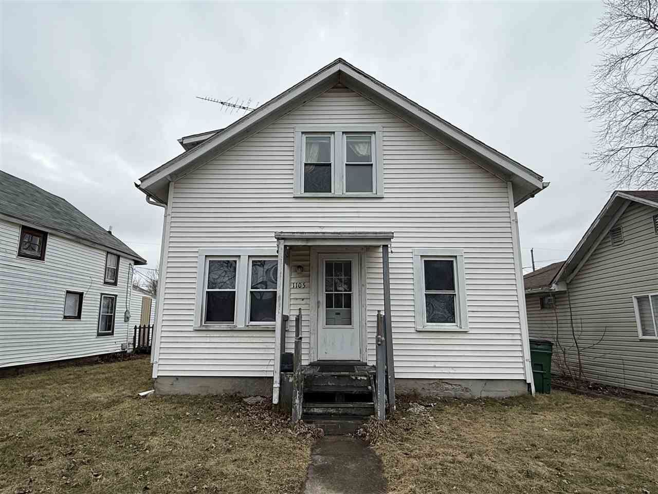 Property Photo:  1105 Parry Street  IN 47374 