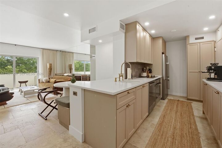 Property Photo:  3 Island Ave 06K  FL 33139 