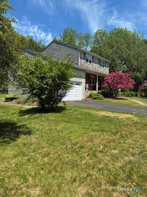Property Photo:  11 Williamsburg Drive  CT 06477 