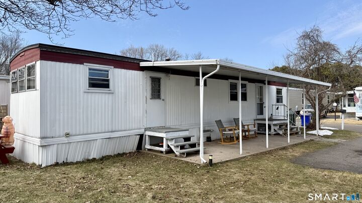 Property Photo:  17 Montauk Road  CT 06118 