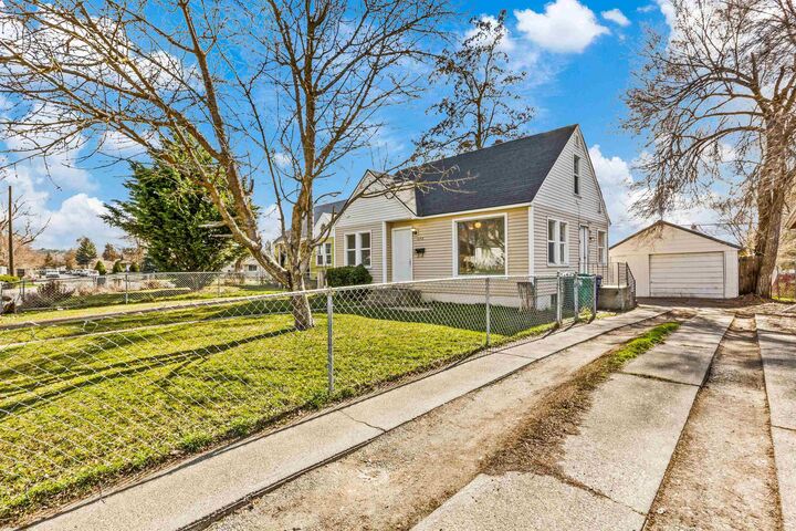 Property Photo:  1648 E Rockwell Ave  WA 99207 