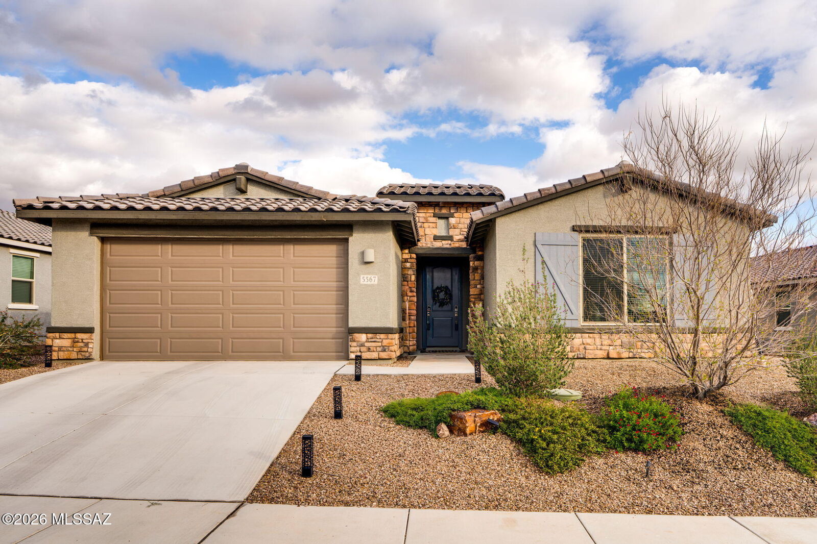 Property Photo:  5567 W Lazy Farm Drive  AZ 85742 