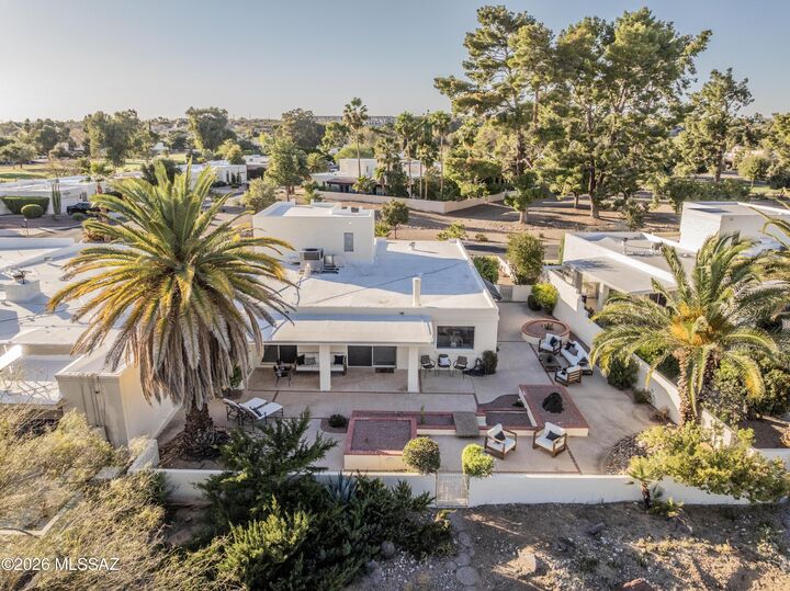 Property Photo:  7912 N Casas Cameo  AZ 85742 