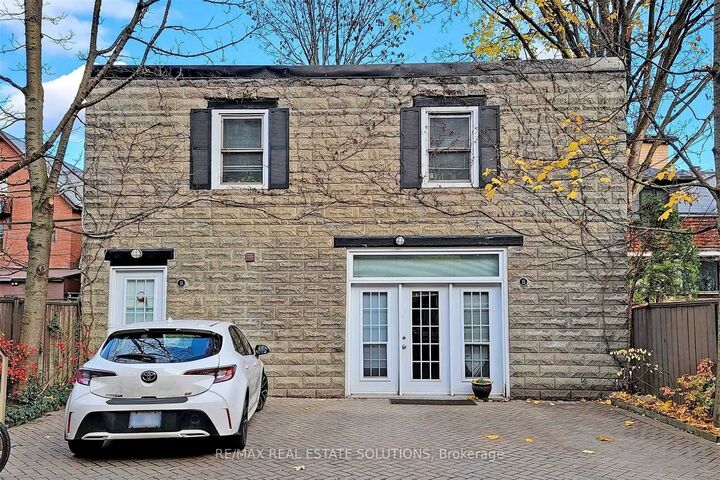 Property Photo: 93 Spadina Road ON M5R 2T1
