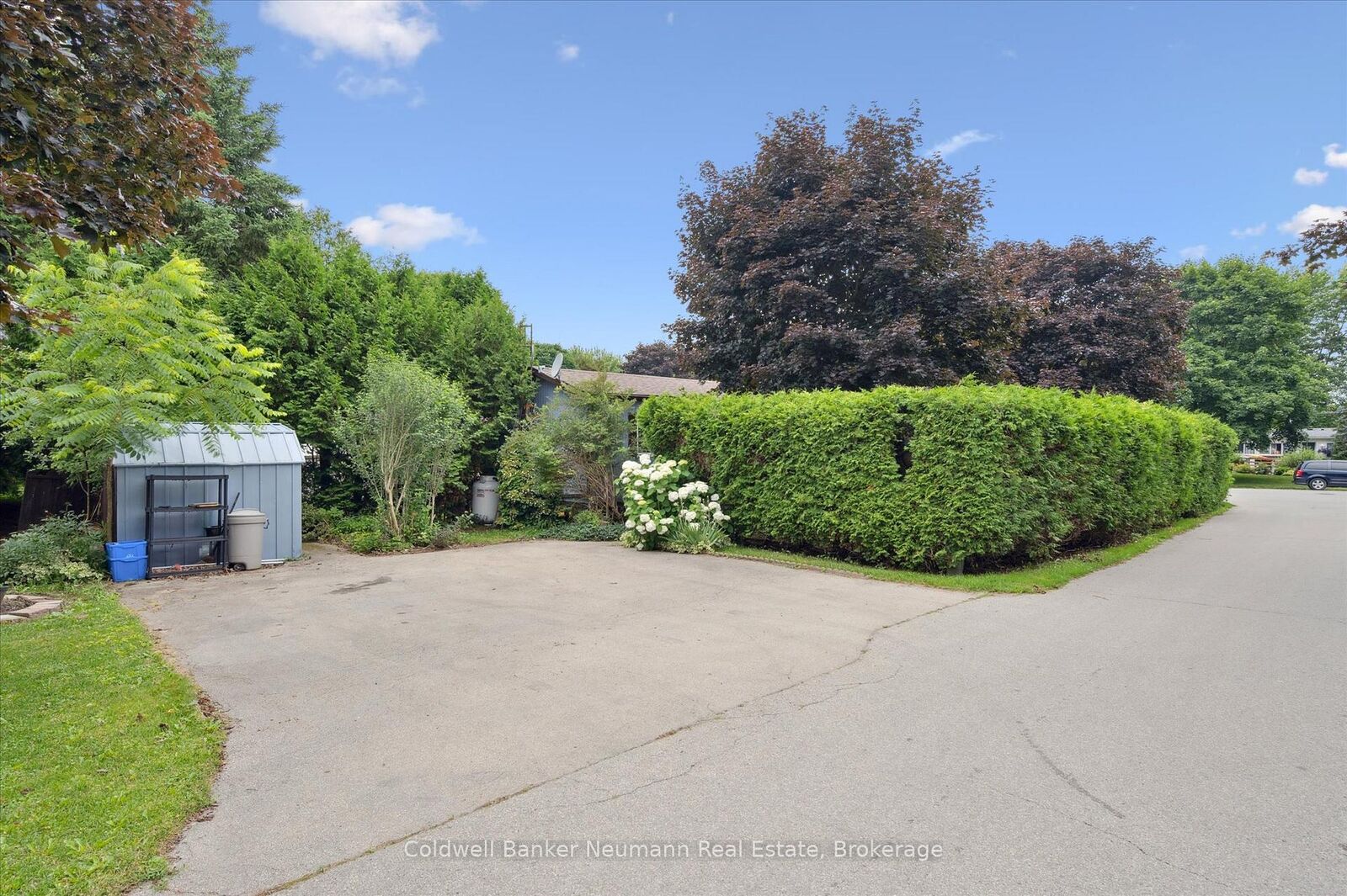 Property Photo: 1294 Concession 8 Road W 93 Maple ON N0B 2J0