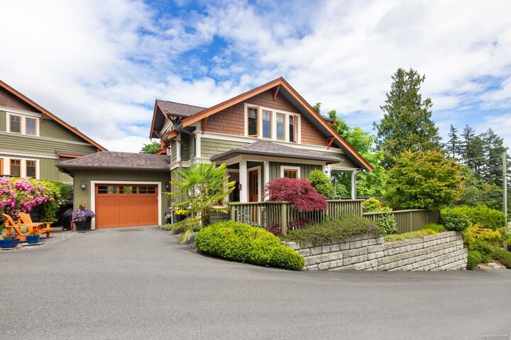 Property Photo: 262A Fulford-Ganges Rd BC V8K 2L4