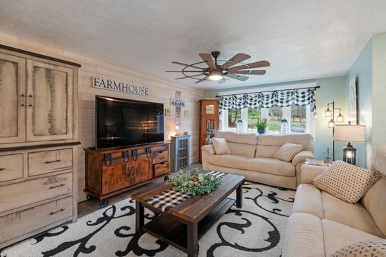 Property Photo:  1509 Orchard Drive  PA 15601 