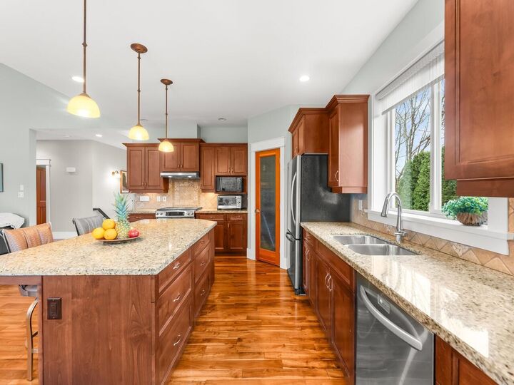 Photo de la propriété:  8997 McAllister Road  BC V1M 2R4 