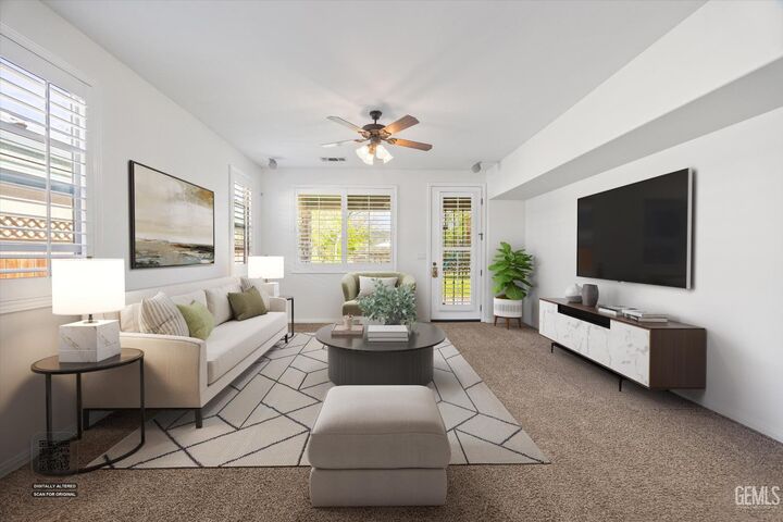 Property Photo:  420 Hollyhill Drive  CA 93312 