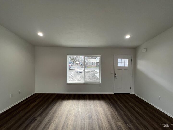 Property Photo:  1735 Painted Rock Ct.  ID 83501 
