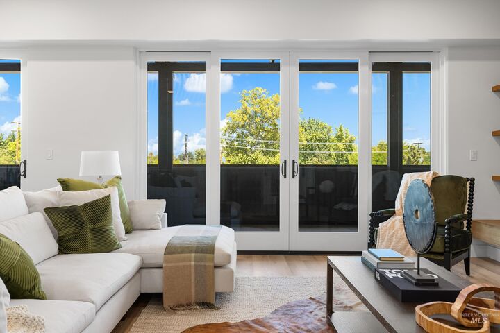 Property Photo: 55 E State St 304 ID 83616