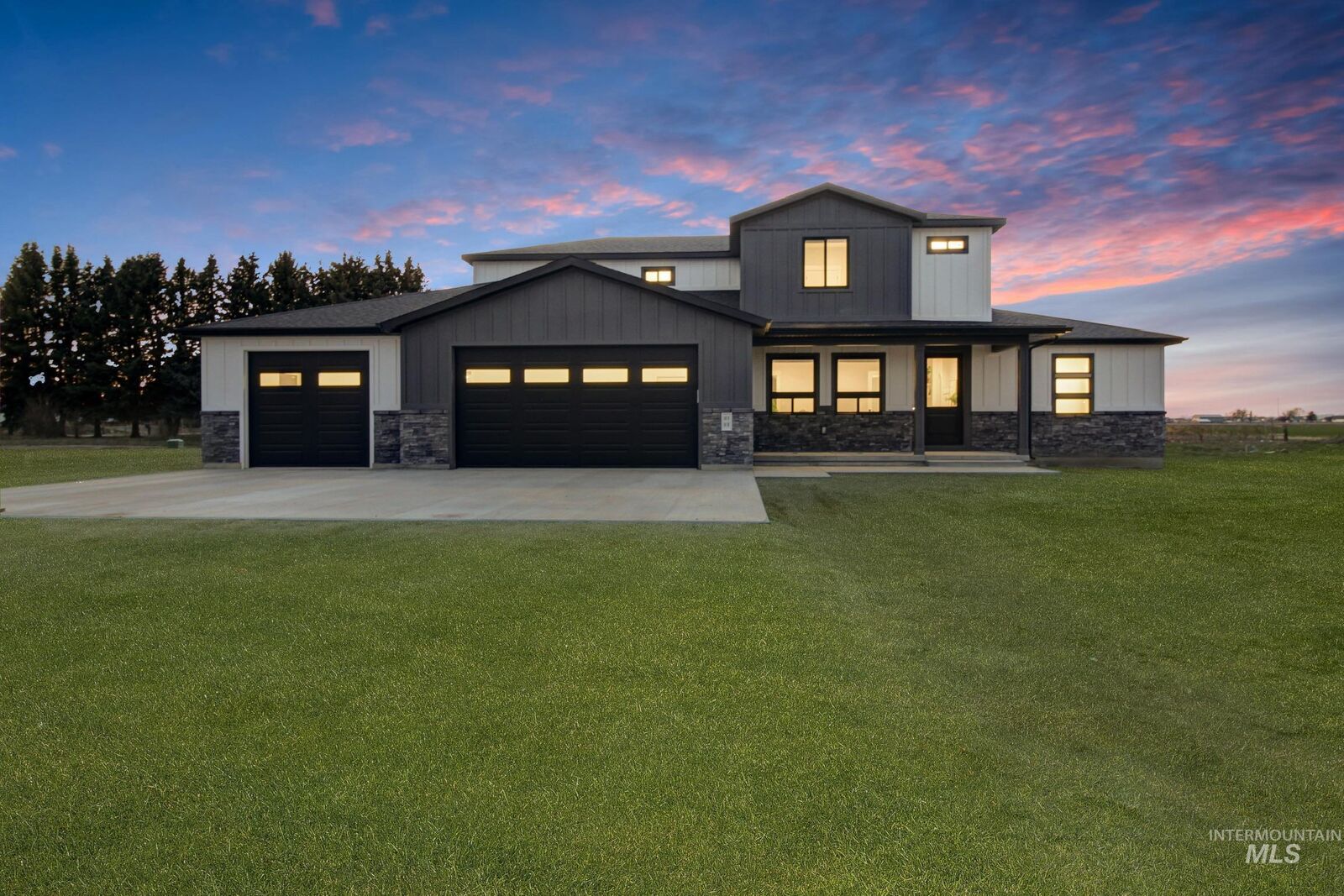 Property Photo:  105 N 50 W  ID 83350 