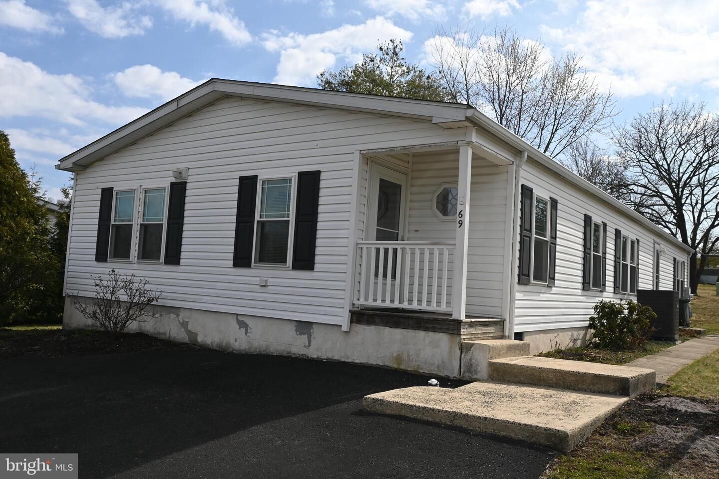 Property Photo: 69 Mapleleaf Drive PA 18960