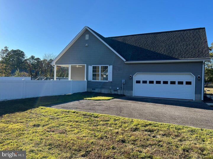 Property Photo: 33016 Forest Knoll Drive DE 19956