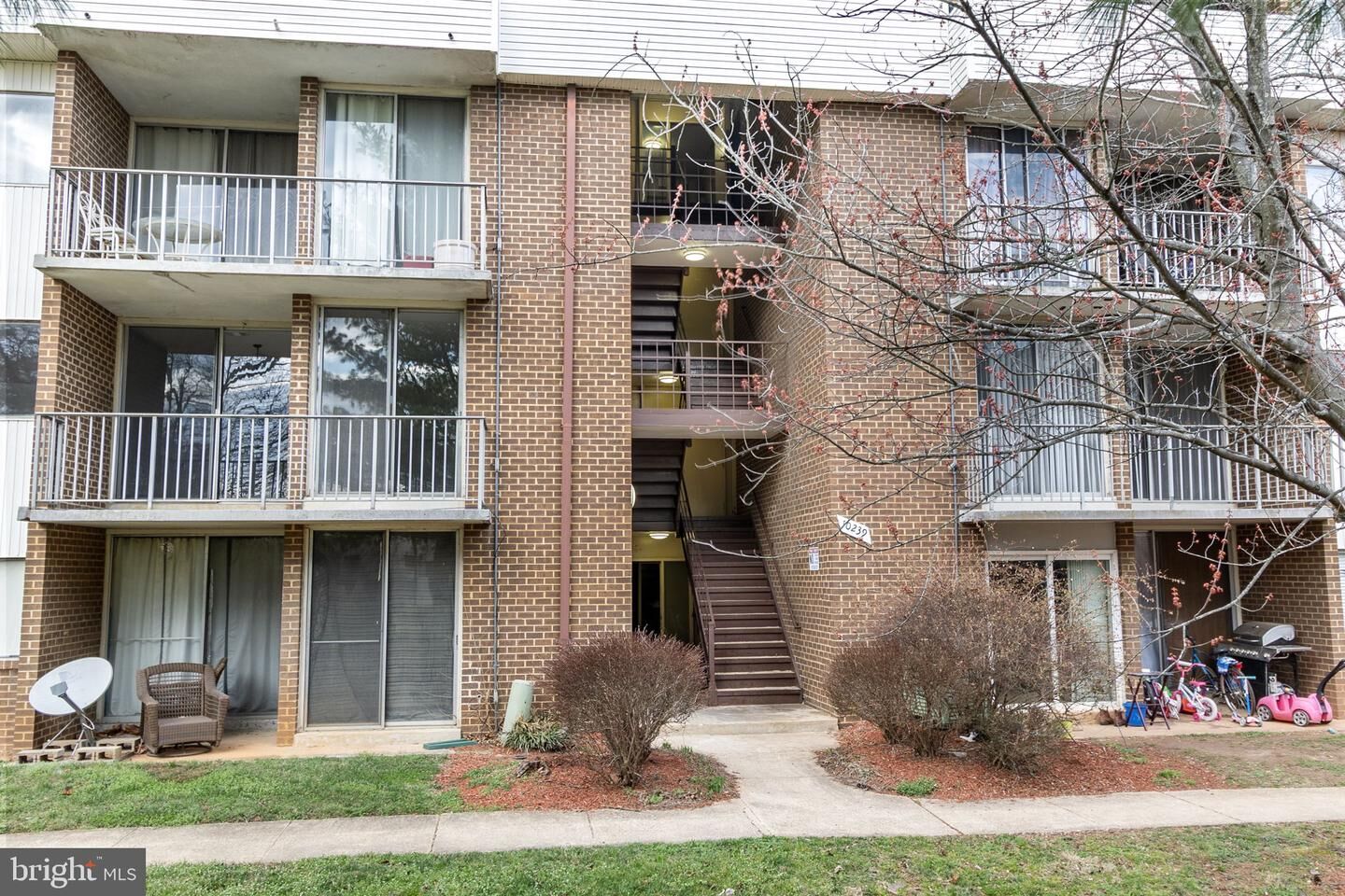 Property Photo:  10239 Prince Place 26-102  MD 20774 