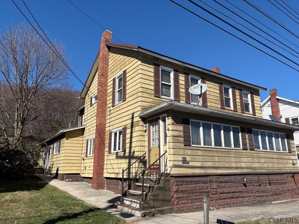 Property Photo:  557 Railroad Street  PA 15963 