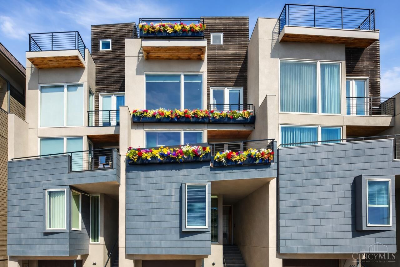 Property Photo: 428 Oregon Street OH 45202