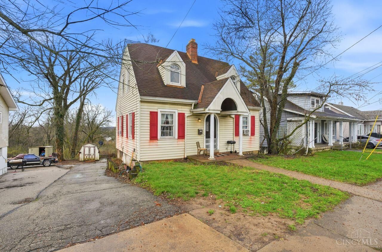 Property Photo:  2715 W North Bend Road  OH 45239 