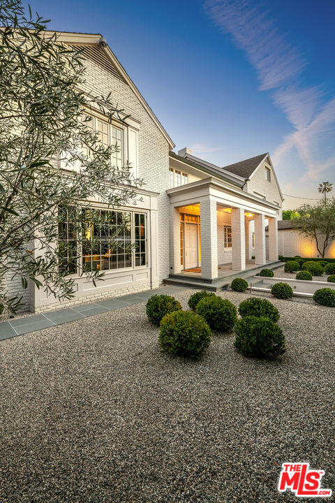 Property Photo:  9551 Lime Orchard Rd  CA 90210 