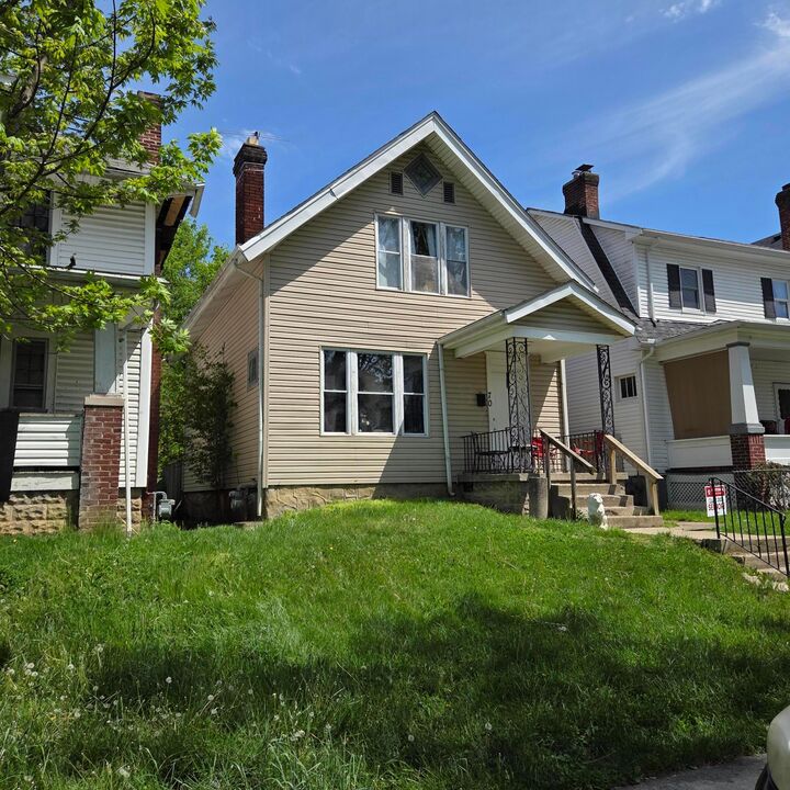 Property Photo:  70 N Warren Avenue  OH 43204 