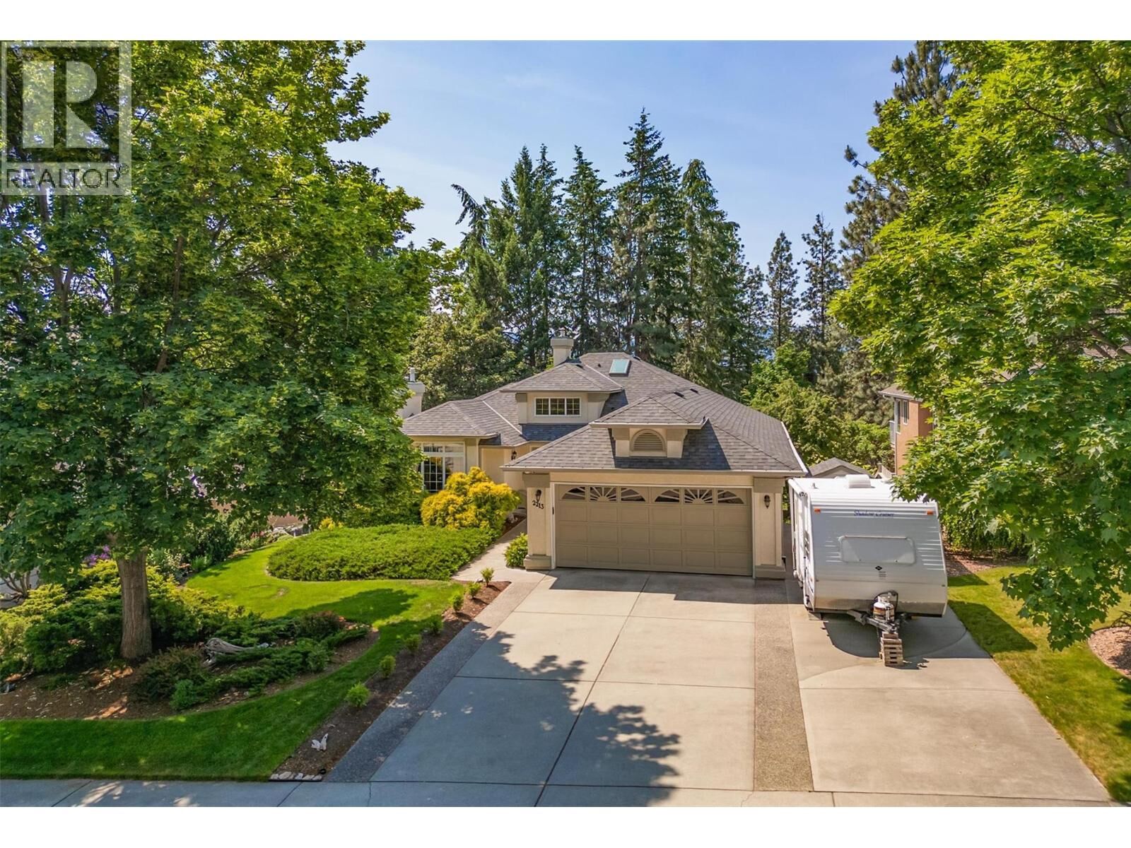 Property Photo: 2213 Shannon Woods Place BC V4T 2L9