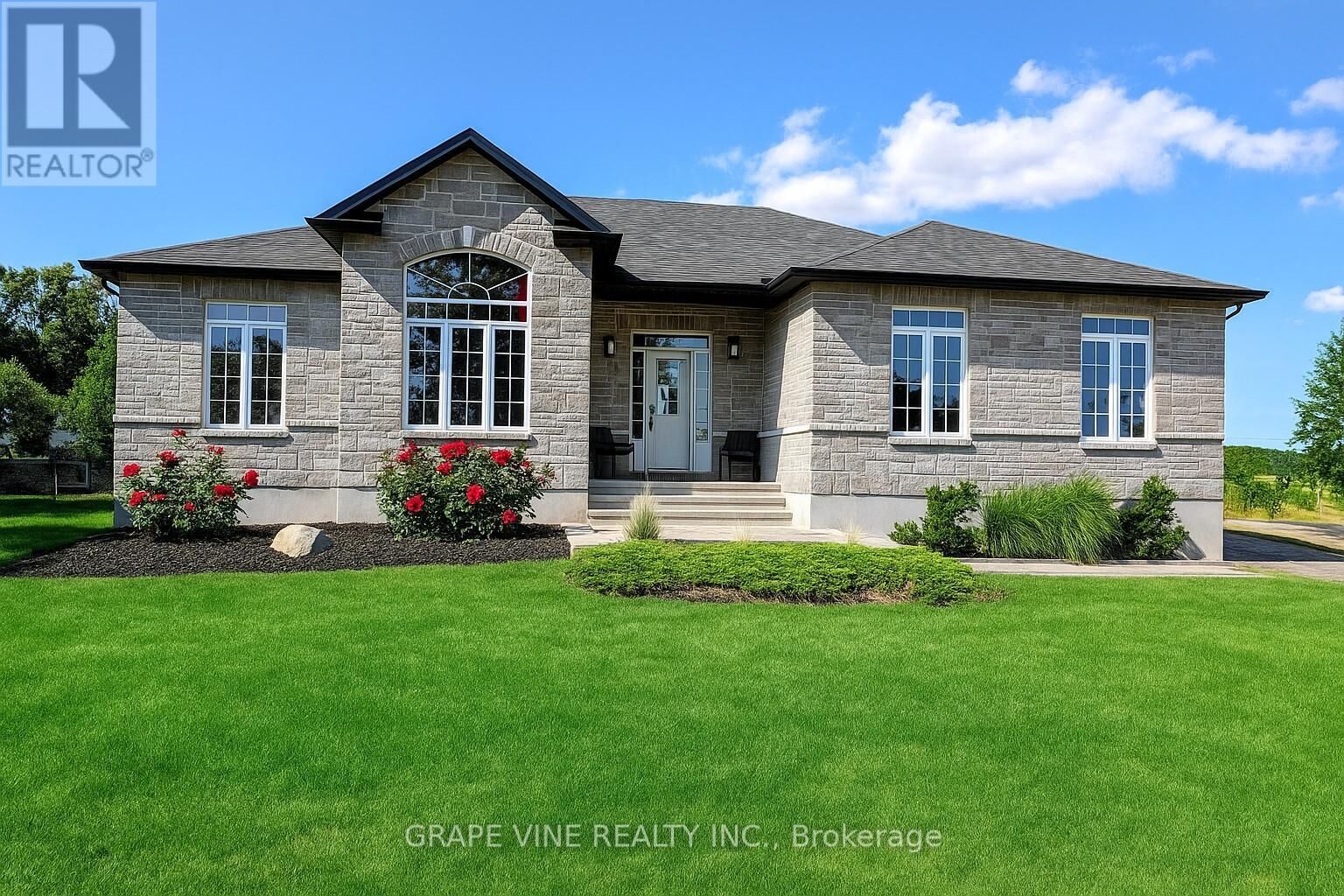 Property Photo: 138 Ashton Creek Crescent ON K0A 1B0
