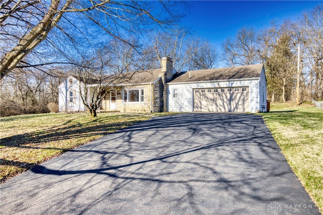 Property Photo:  1929 Grange View Drive  OH 45432 