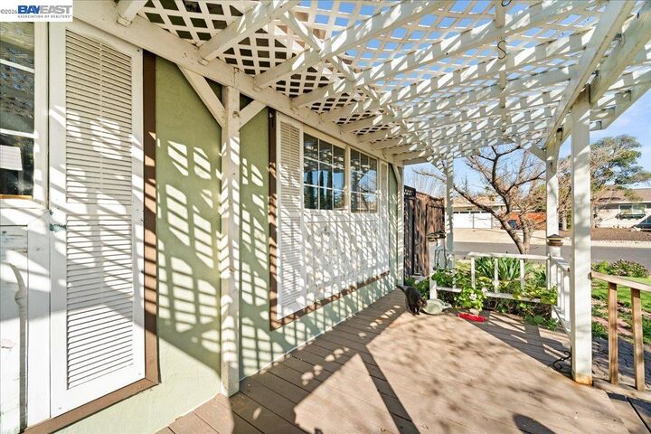 Property Photo:  5954 Running Hills Ave  CA 94551 