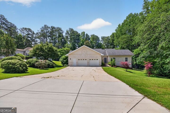 Property Photo:  8993 Dornoch Circle  GA 30187 