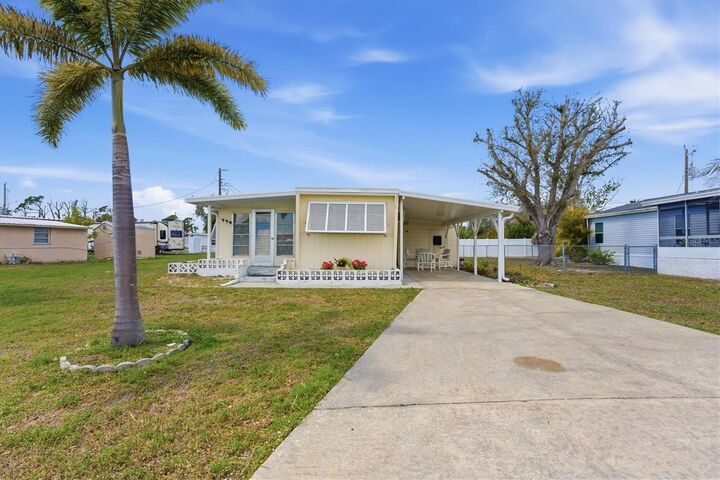 Property Photo: 774 Baja Viejo FL 34224